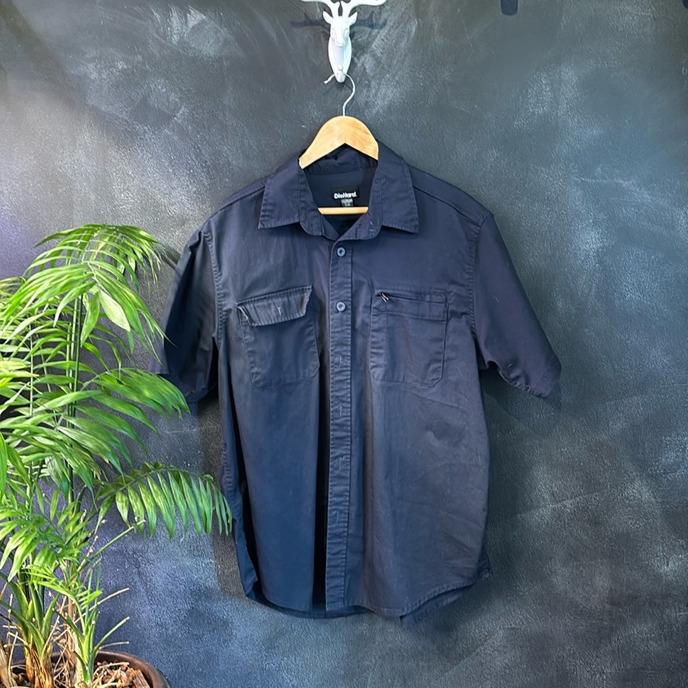 Diehard work shirt short sleeve zip pocket. Navy  NWOT Handsome